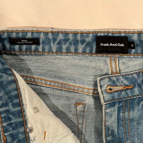 FRANK & OAK Stevie Tapered Jean in Light Wash - Picture 3 of 5